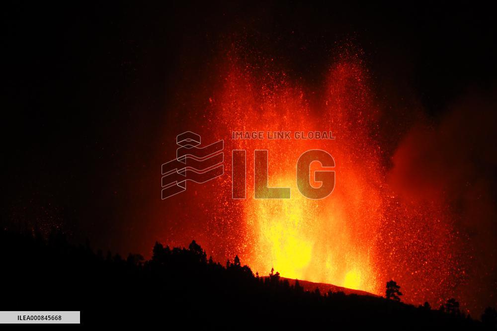 The La Palma Volcano Continues To Erupt - Spain