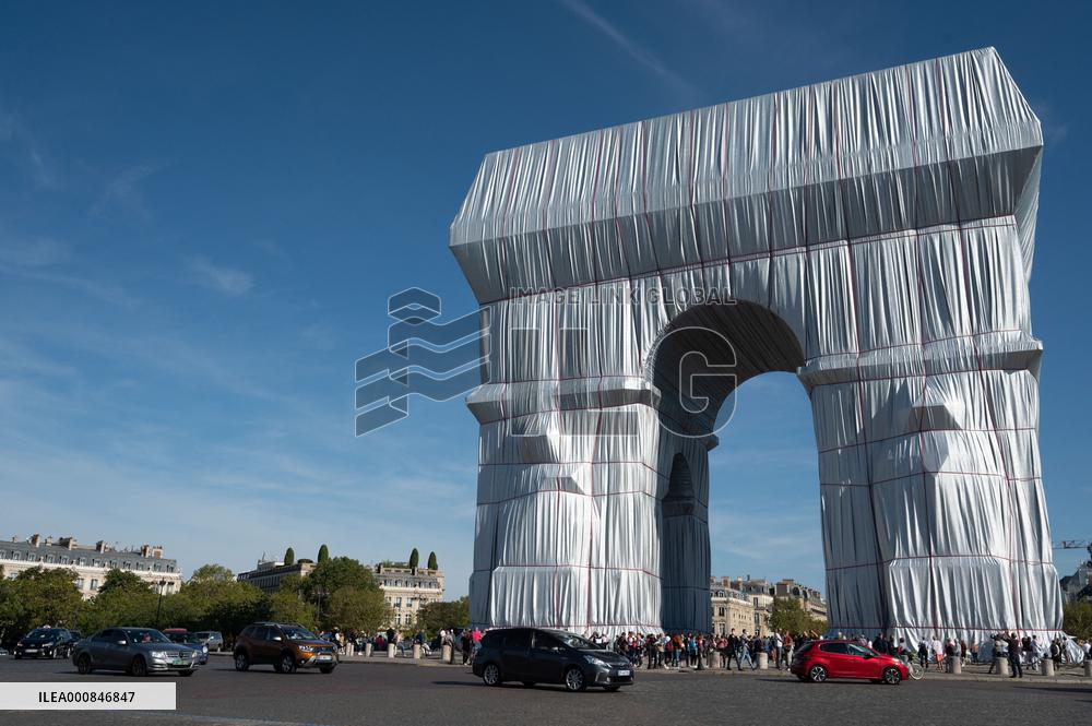 Christo's Arc De Triomphe Art Project - Paris