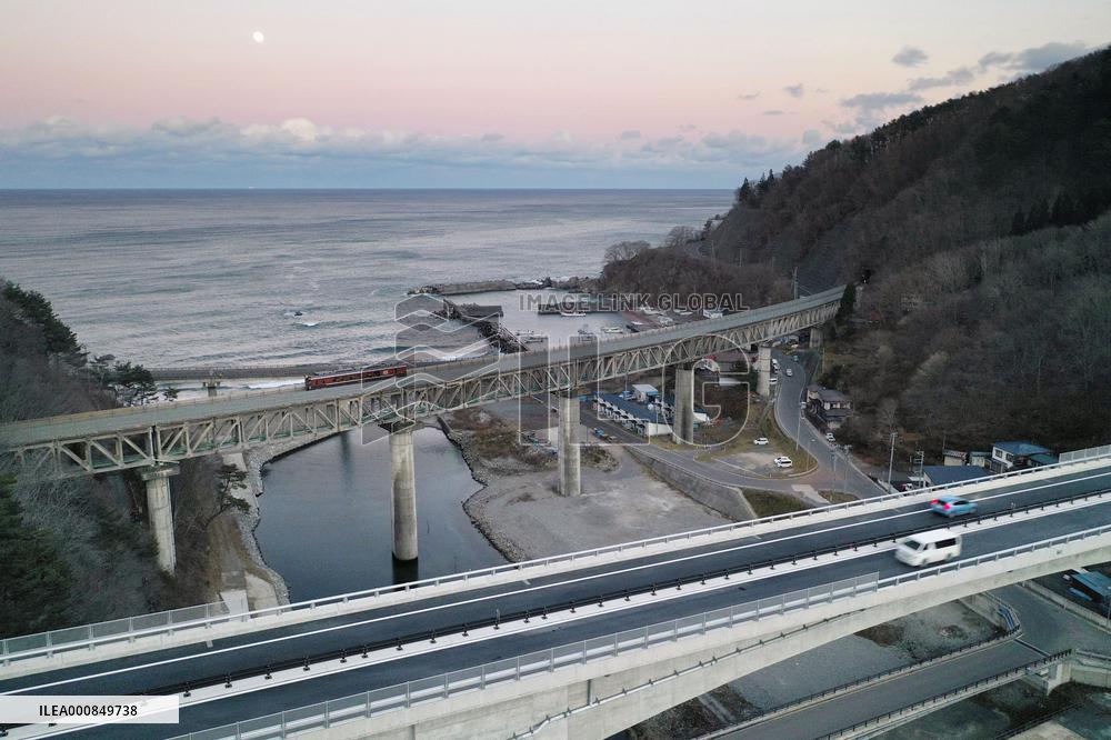 Expressway in Japan's disaster recovery project