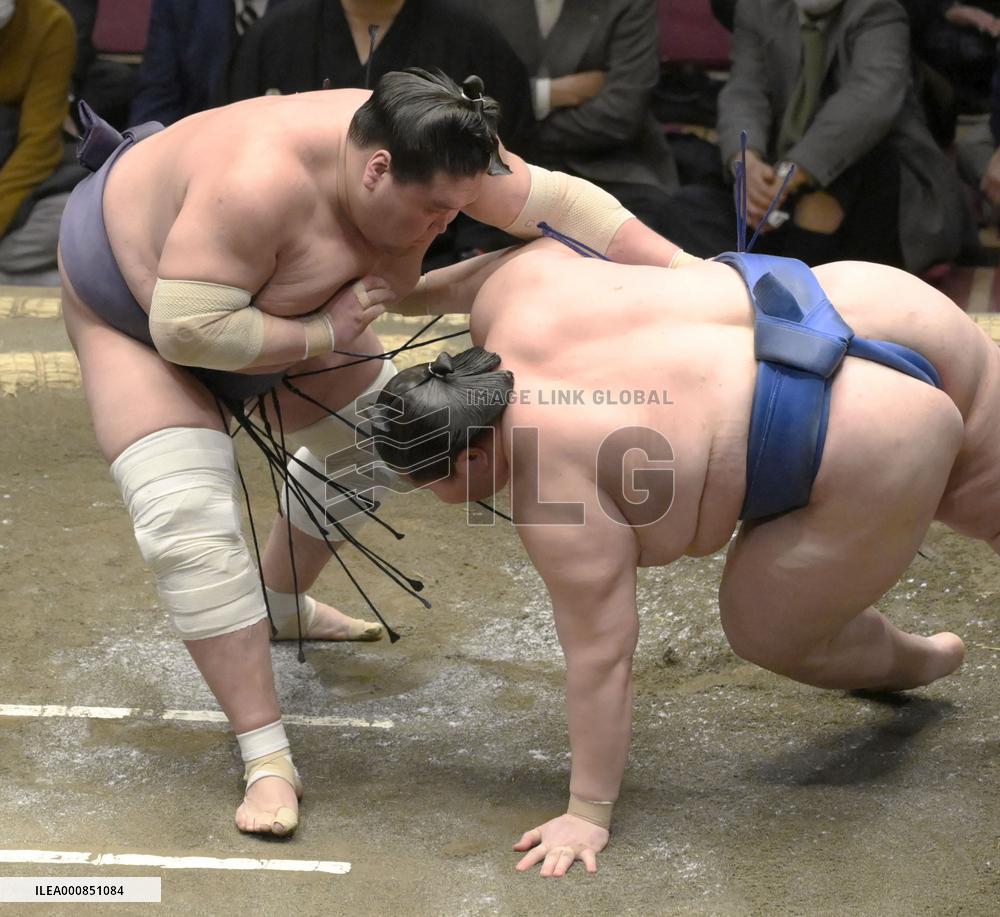 New Year Grand Sumo Tournament