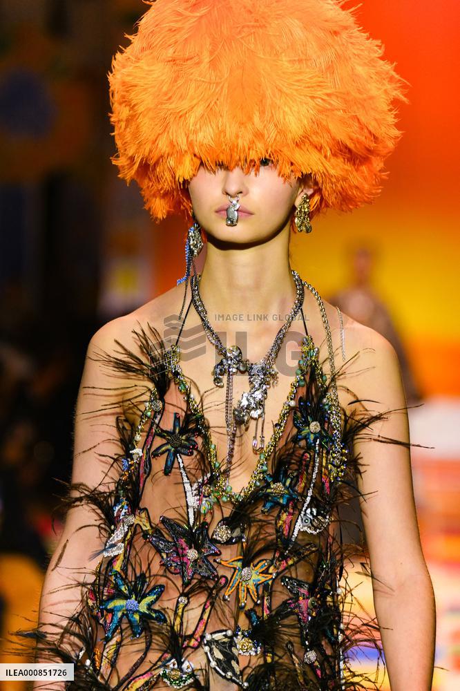 Heyres Fashion Festival - Adeline Rappaz Runway - Public Prize