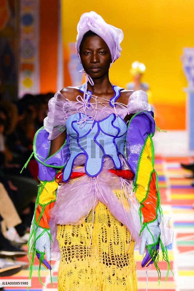 Heyres Fashion Festival - Elina Silina Runway - Chloeì Prize Winner