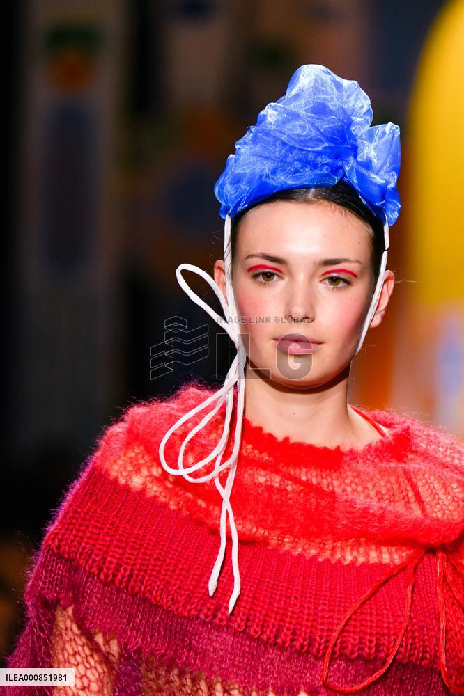 Heyres Fashion Festival - Elina Silina Runway - Chloeì Prize Winner