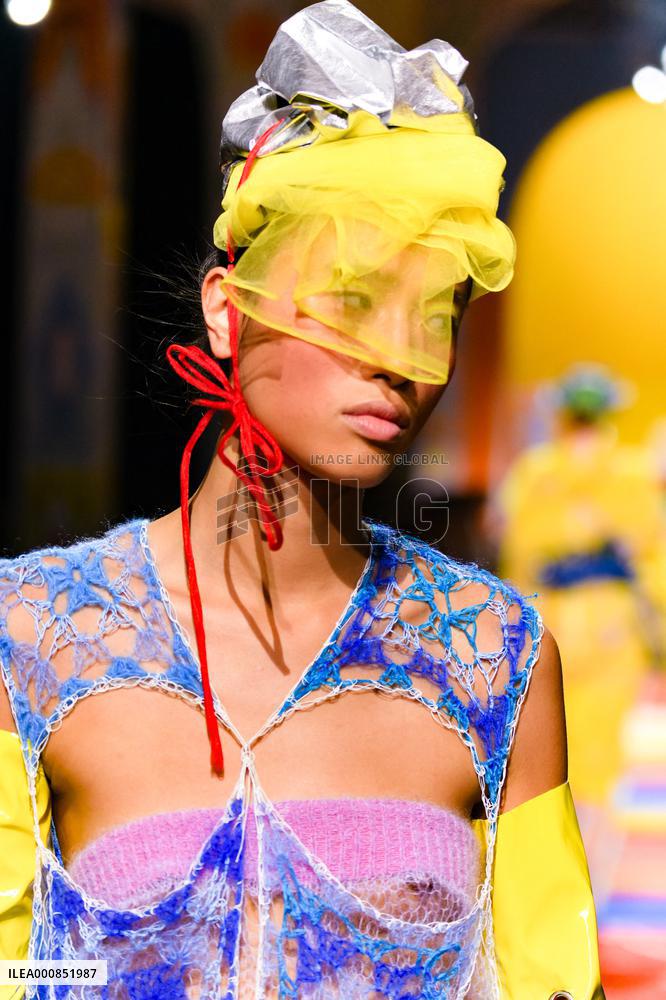 Heyres Fashion Festival - Elina Silina Runway - Chloeì Prize Winner