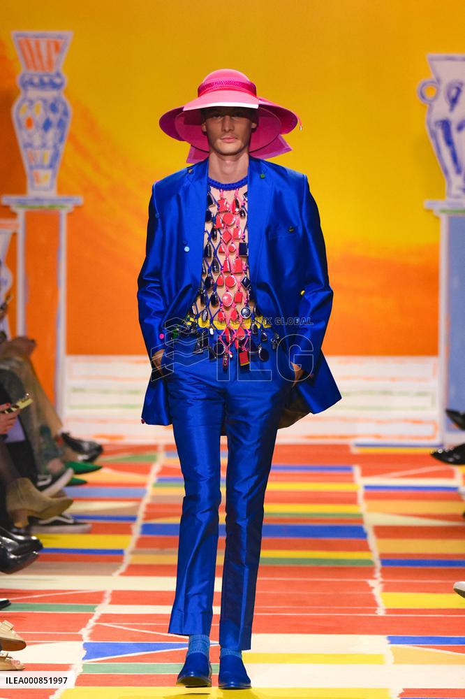 Heyres Fashion Festival - Rukpong Raimaturapong Runway - Chanel 19M Winner Prize