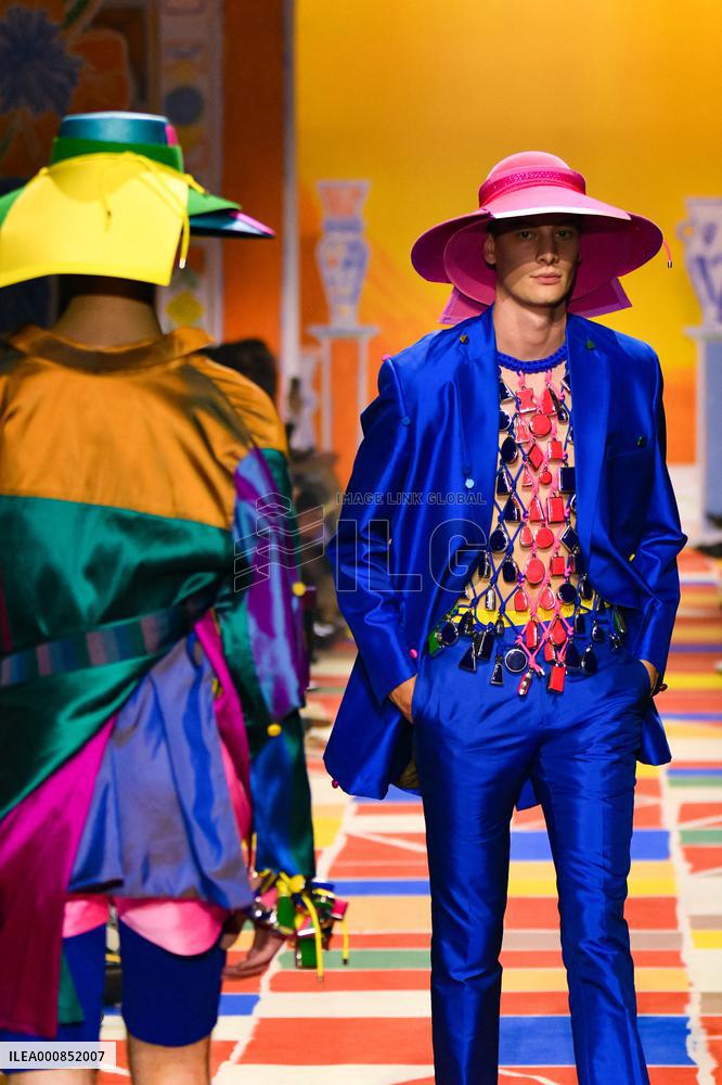 Heyres Fashion Festival - Rukpong Raimaturapong Runway - Chanel 19M Winner Prize