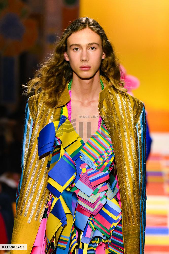 Heyres Fashion Festival - Rukpong Raimaturapong Runway - Chanel 19M Winner Prize