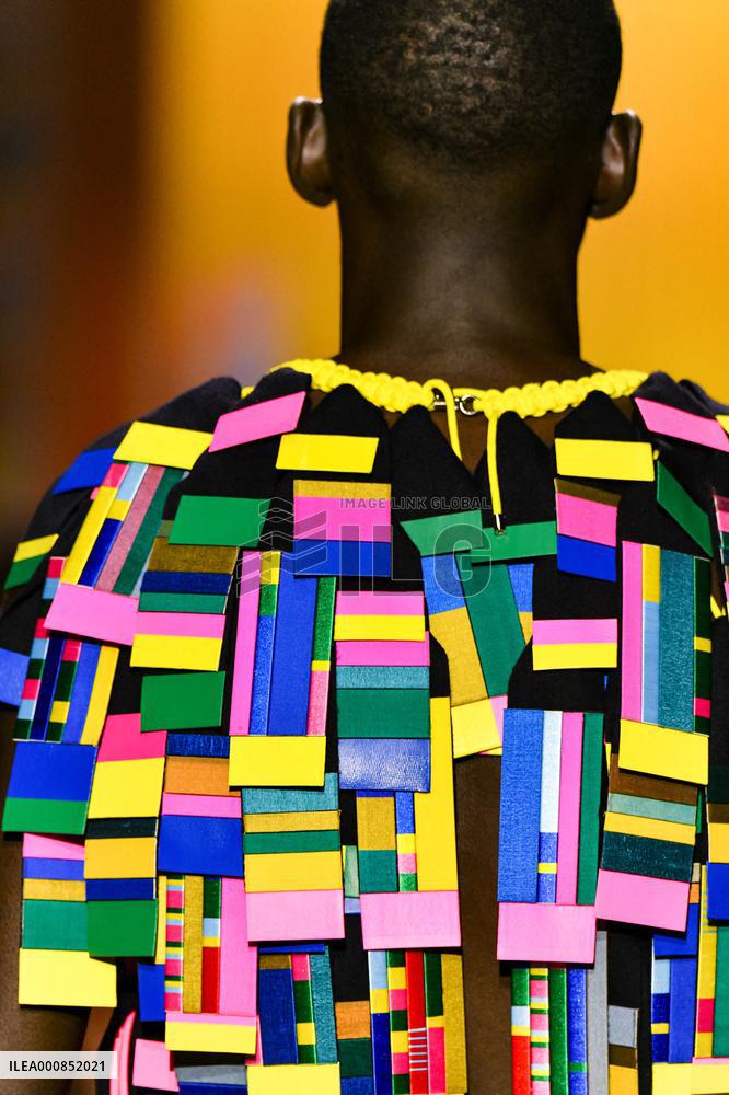 Heyres Fashion Festival - Rukpong Raimaturapong Runway - Chanel 19M Winner Prize