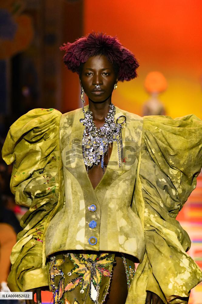 Heyres Fashion Festival - Adeline Rappaz Runway - Public Prize