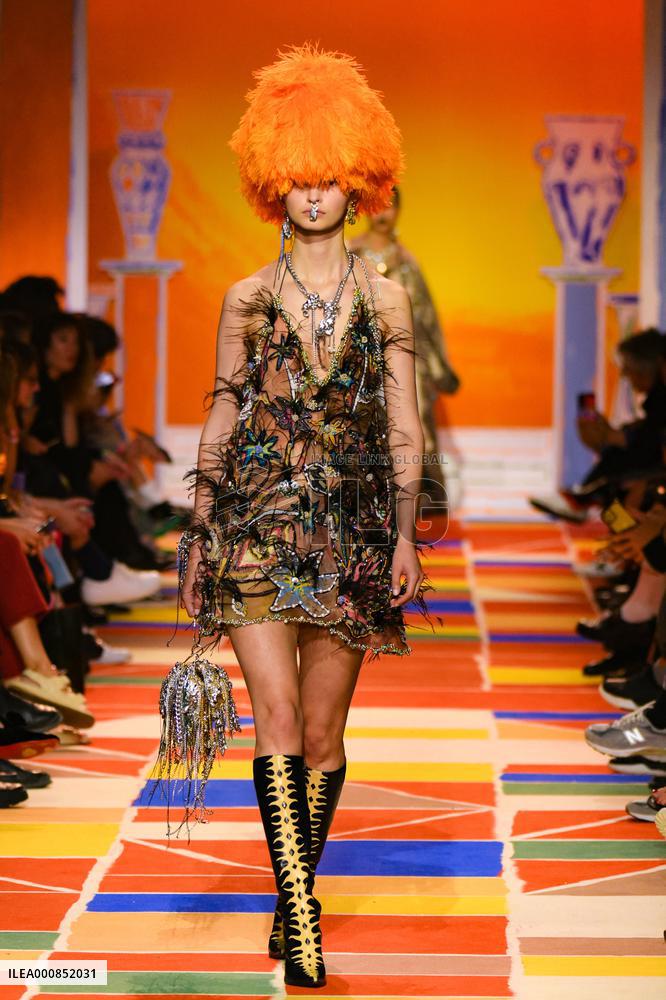 Heyres Fashion Festival - Adeline Rappaz Runway - Public Prize