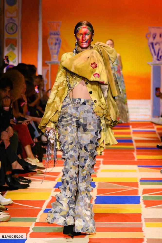 Heyres Fashion Festival - Adeline Rappaz Runway - Public Prize