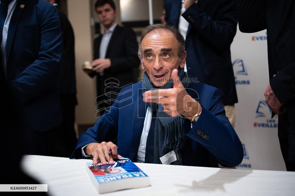 Eric Zemmour promote his new book - Versailles