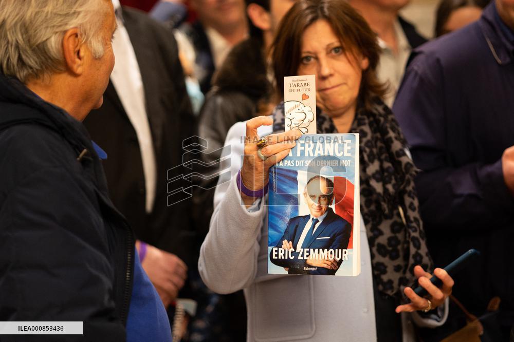 Eric Zemmour promote his new book - Versailles