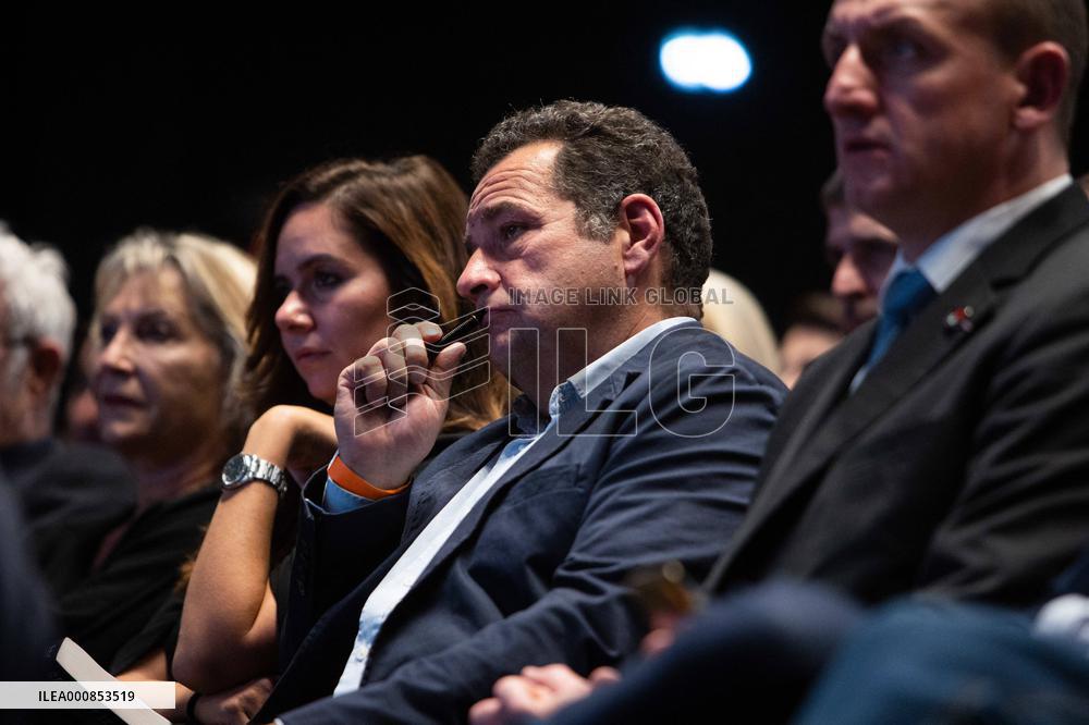 Eric Zemmour promote his new book - Versailles