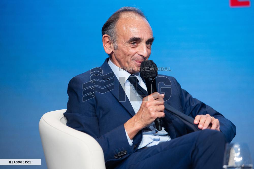 Eric Zemmour promote his new book - Versailles