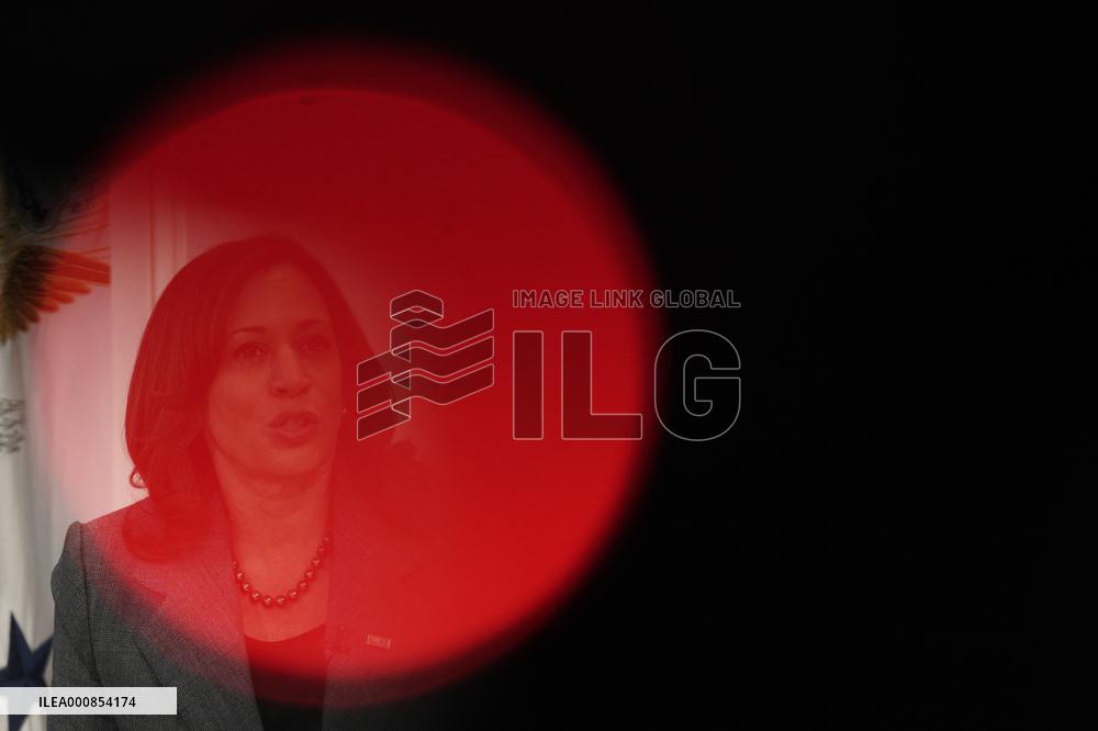 Kamala Harris virtually meets with workers - Washington