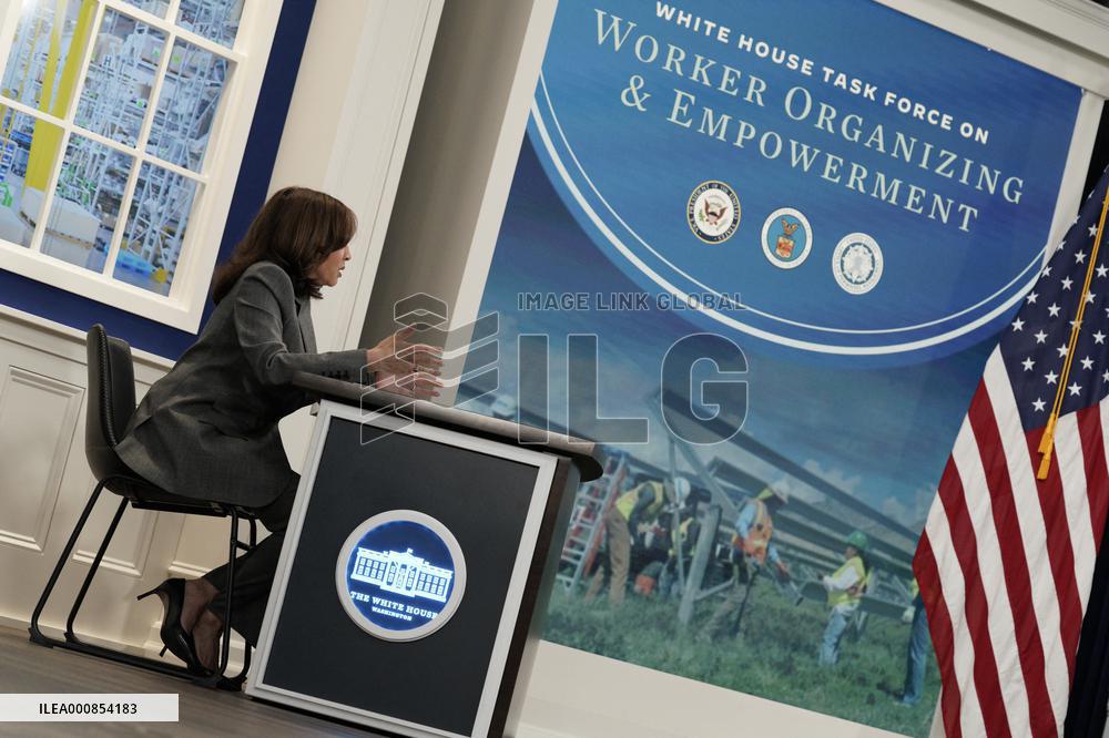 Kamala Harris virtually meets with workers - Washington