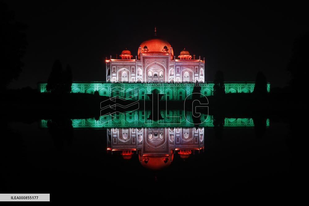 India Administered A Billion Vaccines Against Covid - New Delhi