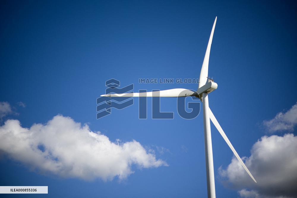 Illustrations of Wind Turbines - Saint-Pere-en-Retz