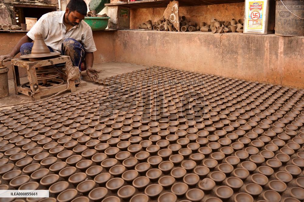 Indian Potter Makes Earthen Lamps for Diwali festival in Ajmer - Rajasthan