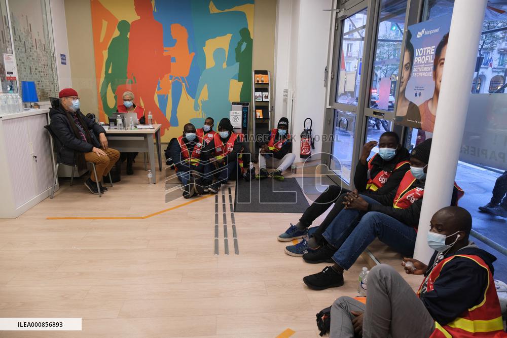 Hundreds Of Undocumented Workers On Strike - Paris