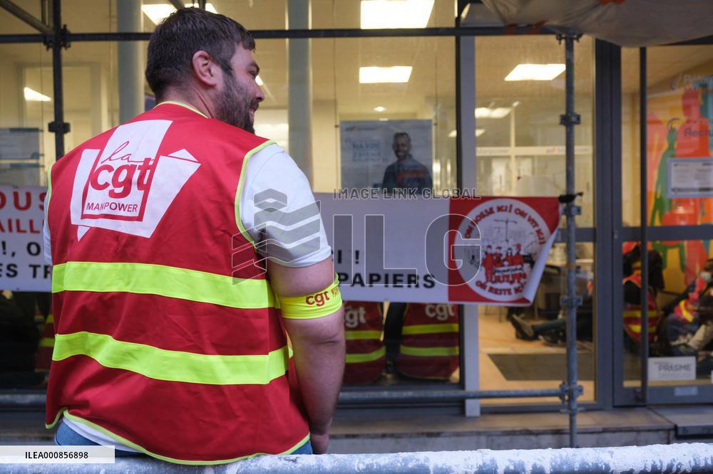 Hundreds Of Undocumented Workers On Strike - Paris