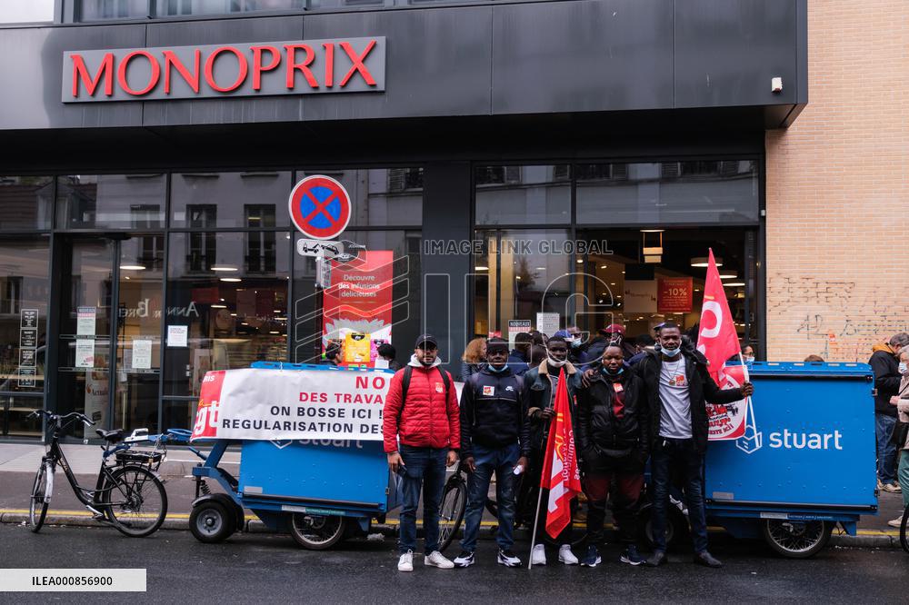 Hundreds Of Undocumented Workers On Strike - Paris