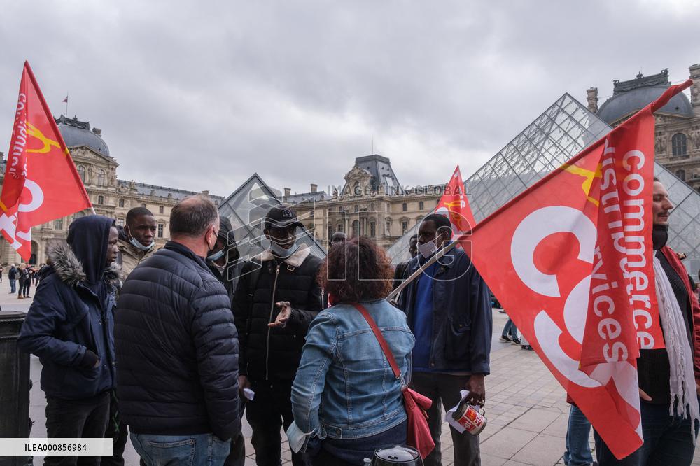 Hundreds Of Undocumented Workers On Strike - Paris