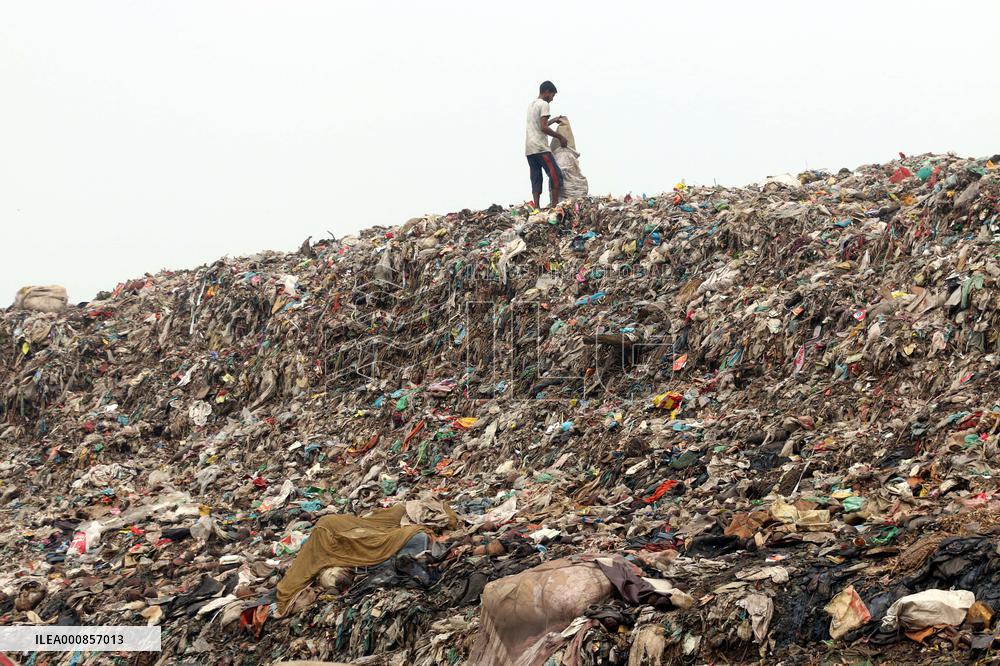 People Waste Pickers - Dhaka
