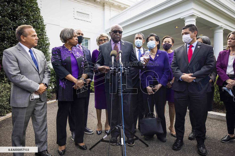 Biden, Democrats try to reach budget deal