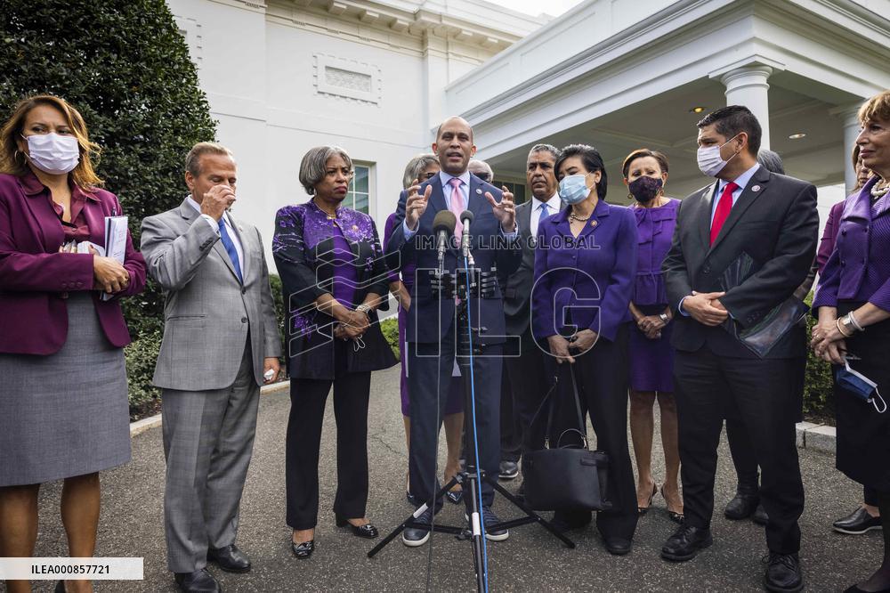 Biden, Democrats try to reach budget deal