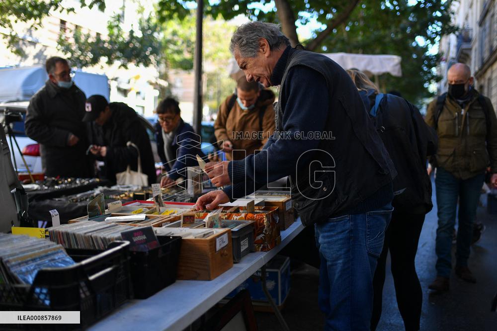Garage Sale - Paris