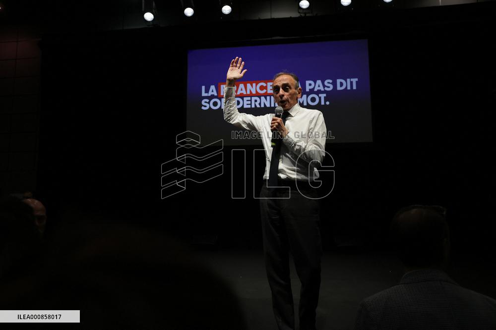 Eric Zemmour Promotes His Book - Biarritz