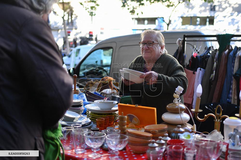 Garage Sale - Paris