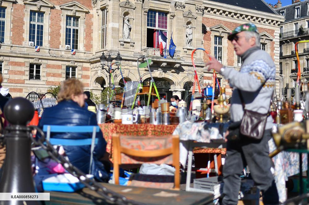 Garage Sale - Paris