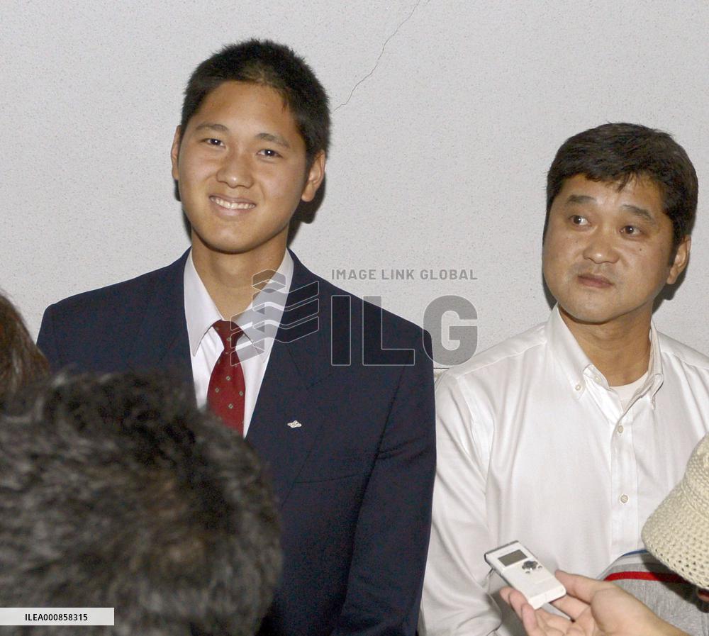 Hanamaki Higashi's Ohtani determined to play in U.S.