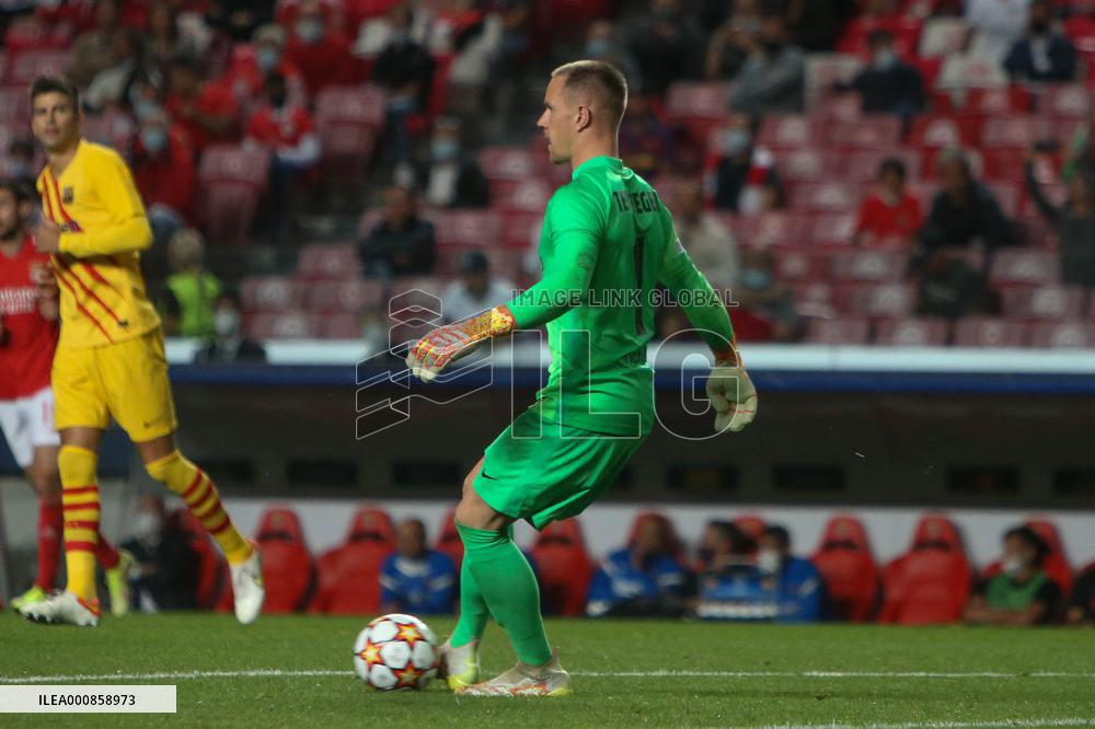 Champions League - Benfica v FC Barcelona