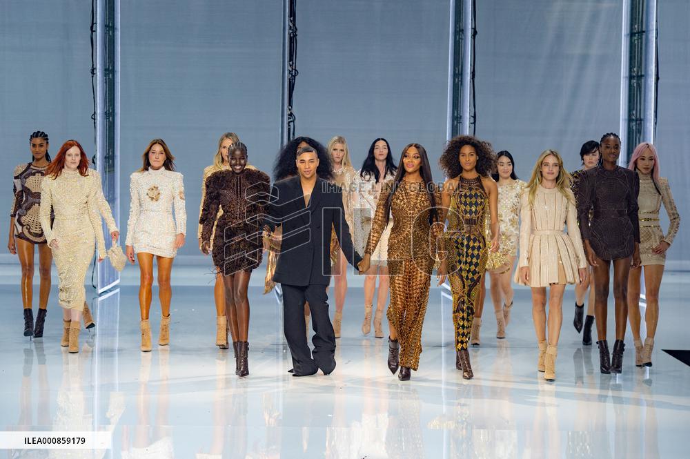 PFW - Balmain Runway