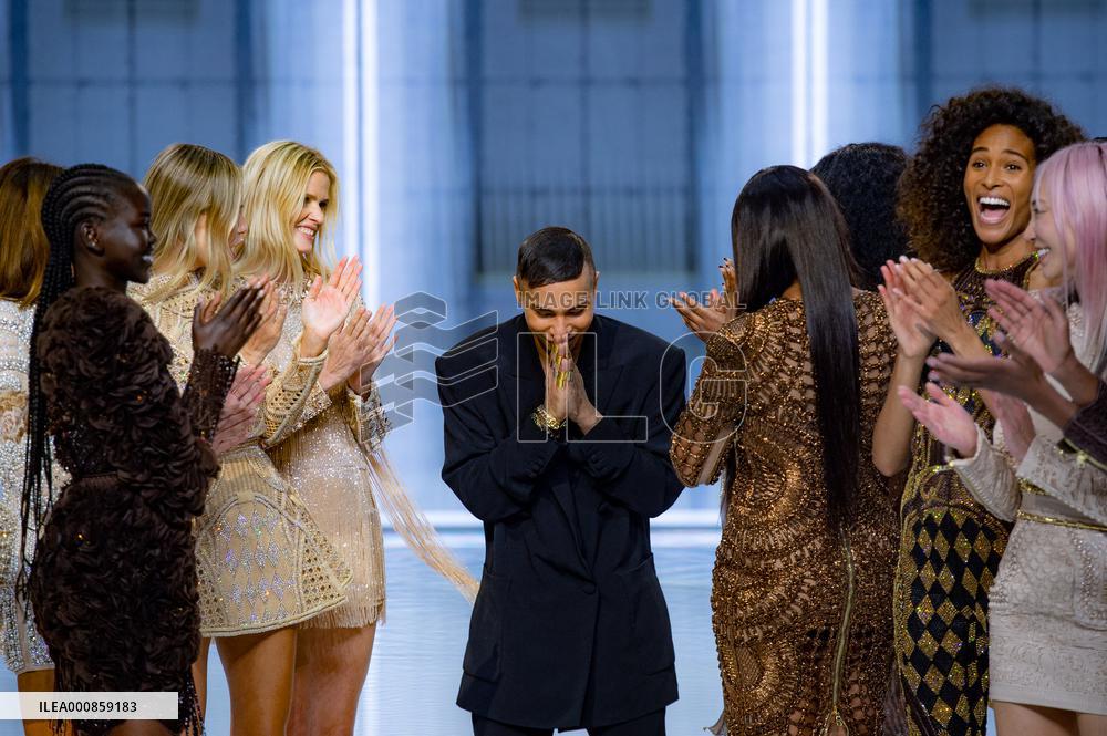 PFW - Balmain Runway