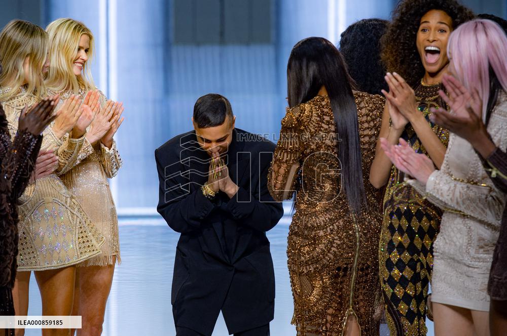 PFW - Balmain Runway
