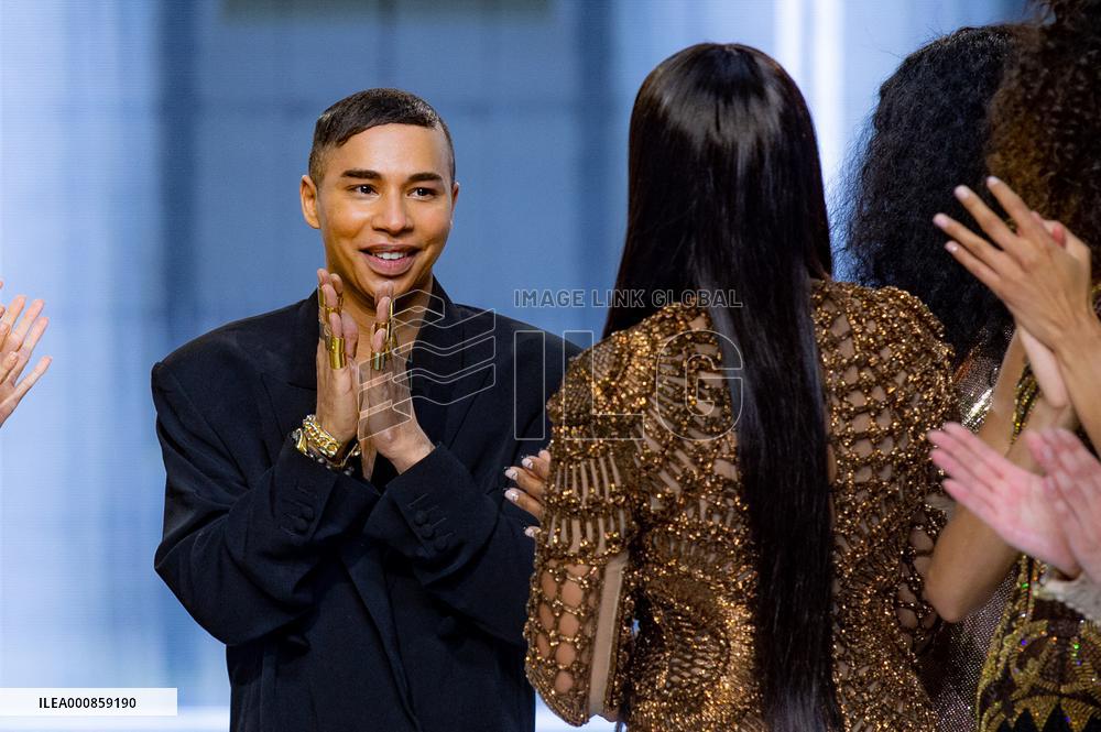 PFW - Balmain Runway