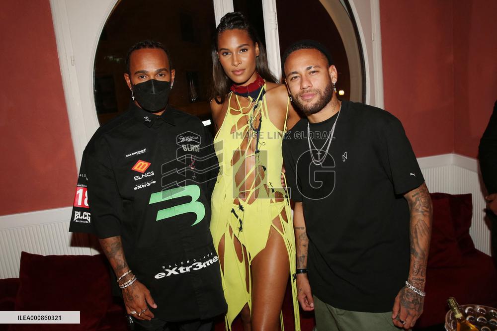 Cindy Bruna's 27th birthday - Paris