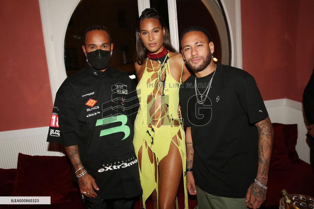 Cindy Bruna's 27th birthday - Paris