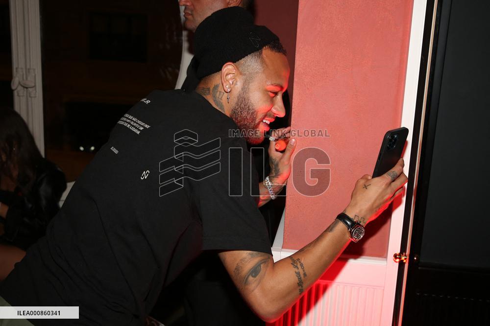 Cindy Bruna's 27th birthday - Paris