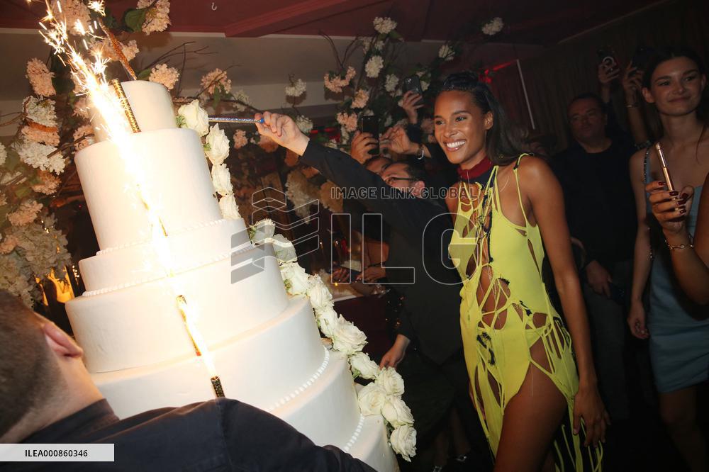 Cindy Bruna's 27th birthday - Paris