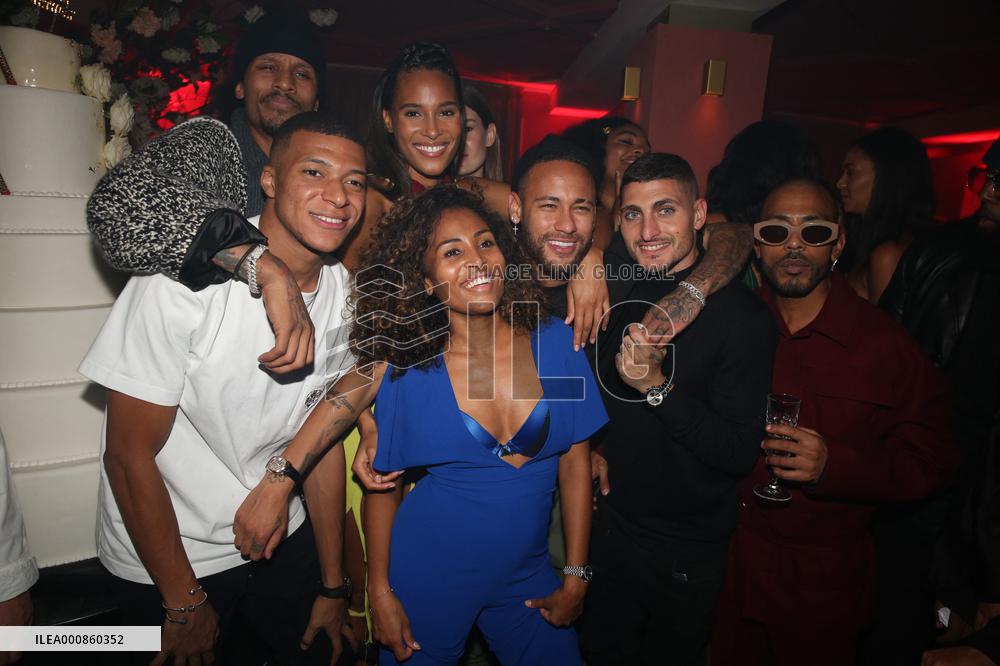 Cindy Bruna's 27th birthday - Paris