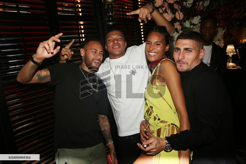 Cindy Bruna's 27th birthday - Paris