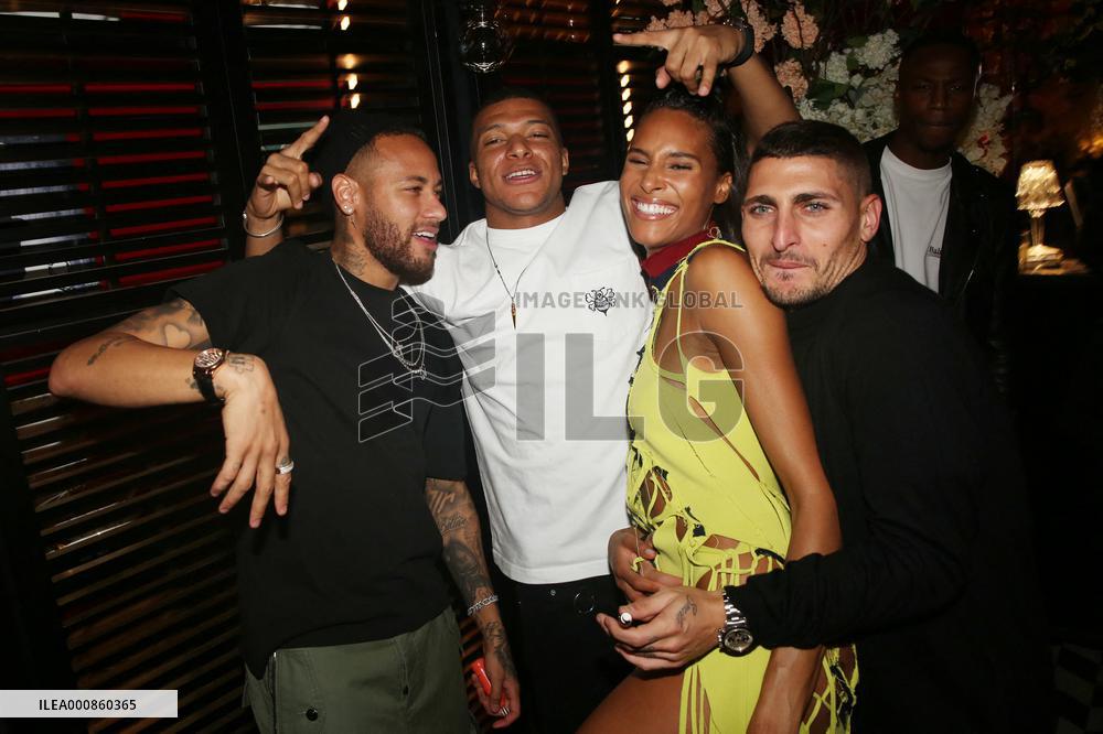 Cindy Bruna's 27th birthday - Paris