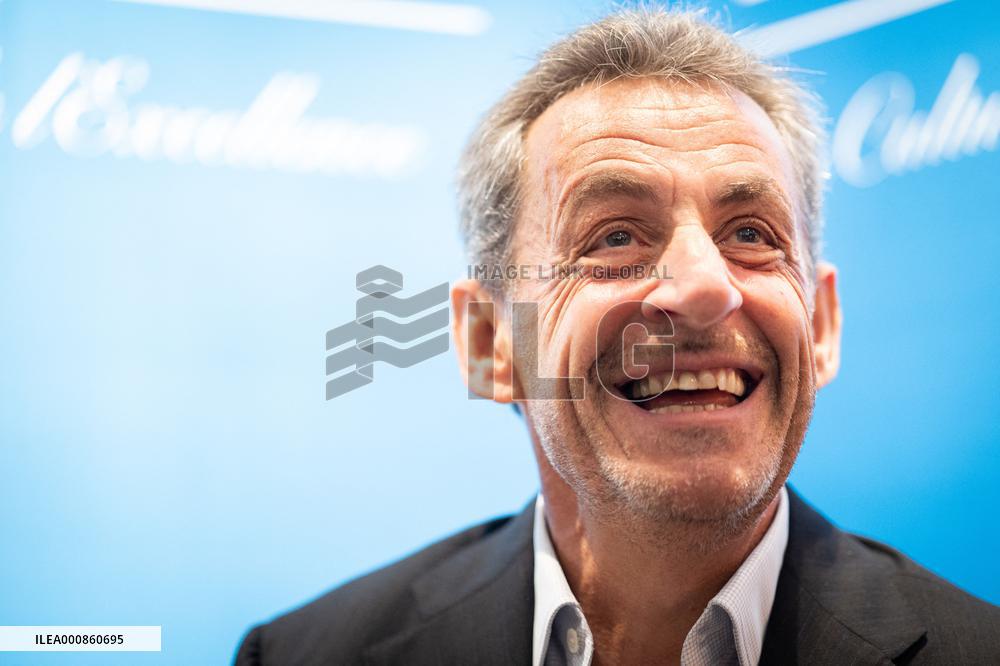 Nicolas Sarkozy signing session of his book Promenades - Paris