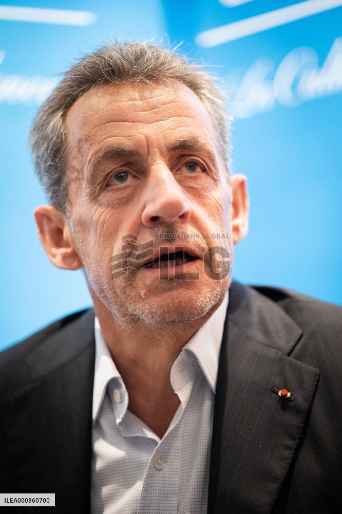 Nicolas Sarkozy signing session of his book Promenades - Paris